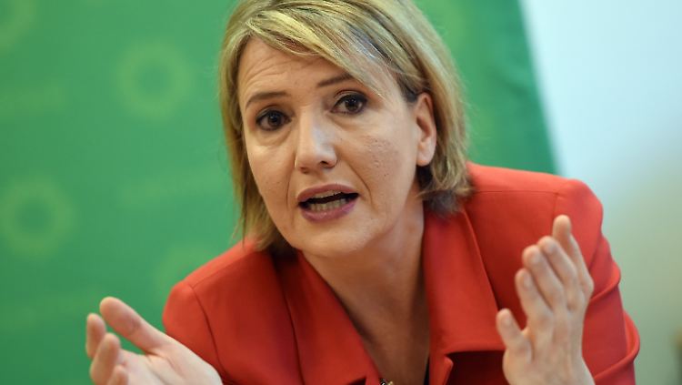 Grünen-Chefin Simone Peter findet klare Worte zu Kauders Ankündigung.