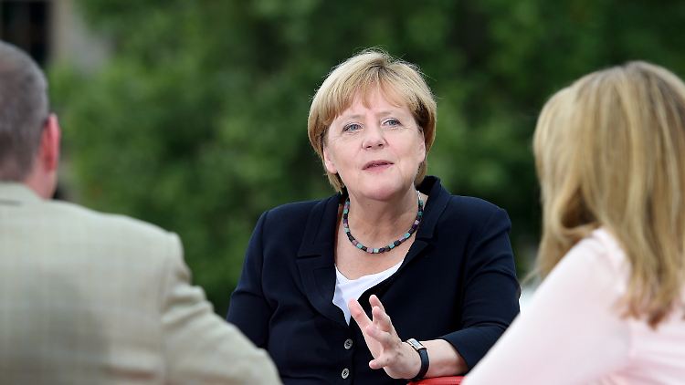 Zum gegebenen Zeitpunkt werde sie sich äußern, sagt Merkel.
