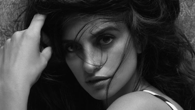 Penelope Cruz im Pirelli-Kalender 2007 - zehn Jahre später absolviert sie erneut ein Shooting für den Reifenhersteller.