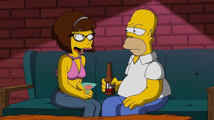 Zum Staffelauftakt trennt sich Marge von Homer. Er bandelt daraufhin mit einer jungen Apothekerin an.