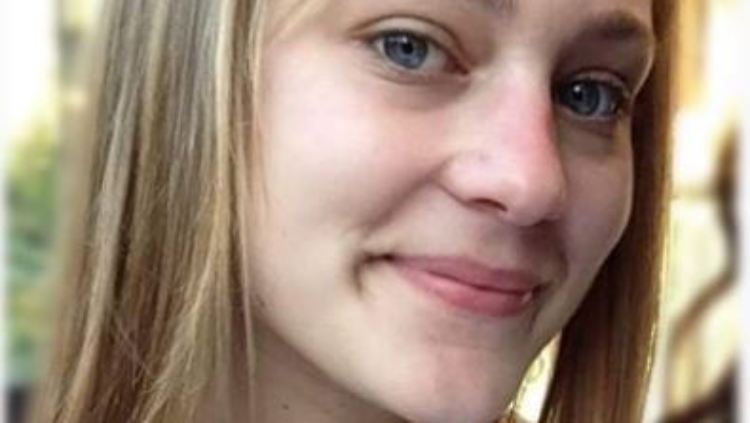 Auf diesem Foto gefällt sich Amy Sharp besser als auf dem Fahndungsfoto der Polizei.