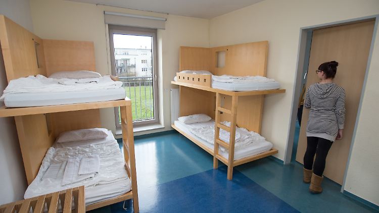 Jugendherbergen bieten günstige Übernachtungsmöglichkeiten für Familien.
