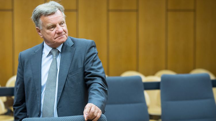 Als Zeuge vor Gericht: Hartmut Mehdorn.