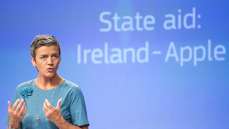 EU-Kommissarin Margrethe Vestager fordert wegen Steuertricks von Apple Nachzahlungen von 13 Milliarden Euro.