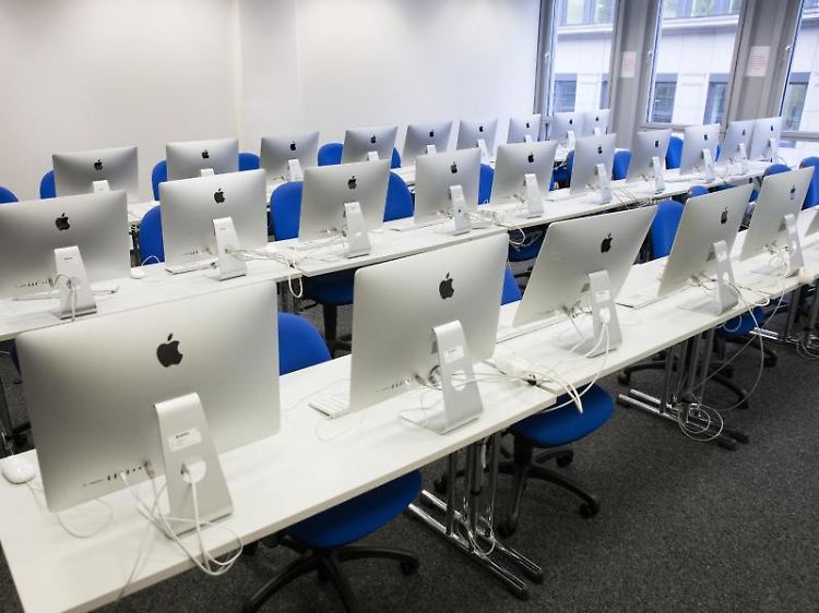 Fehlt ein Mitarbeiter längere Zeit, darf der Arbeitgeber unter bestimmten Umständen auf seinen Computer zugreifen.