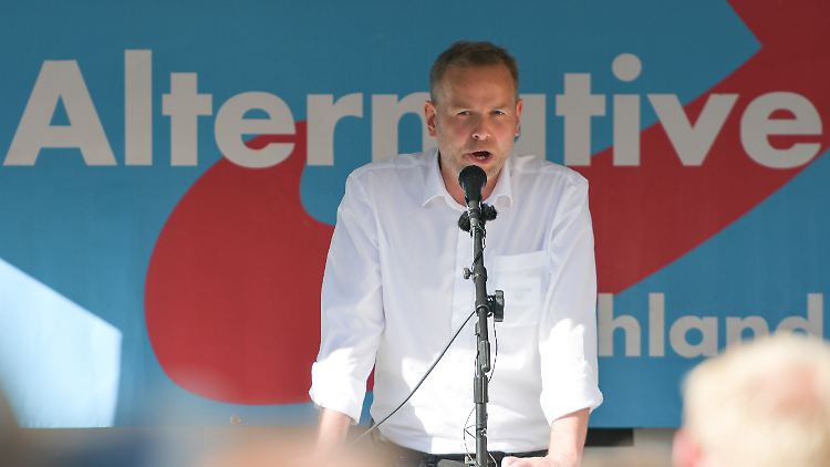AfD-Spitzenkandidat Leif-Erik Holm würde sich im Landtag nicht grundsätzlich gegen NPD-Anträge stellen.