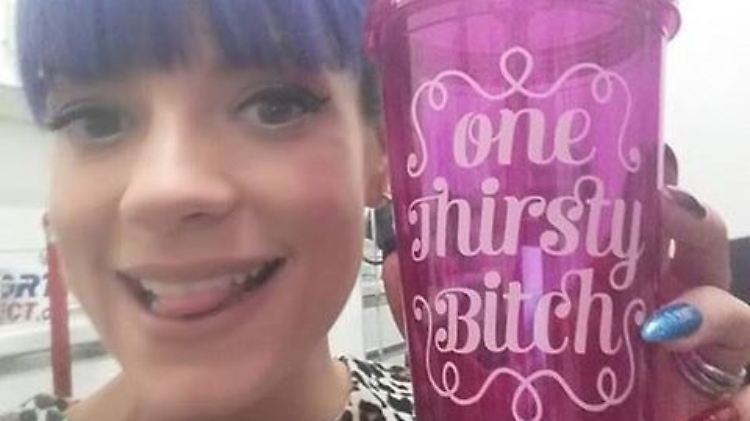 Lily auf einem Bild aus dem Mai auf ihrem Facebook-Account. 