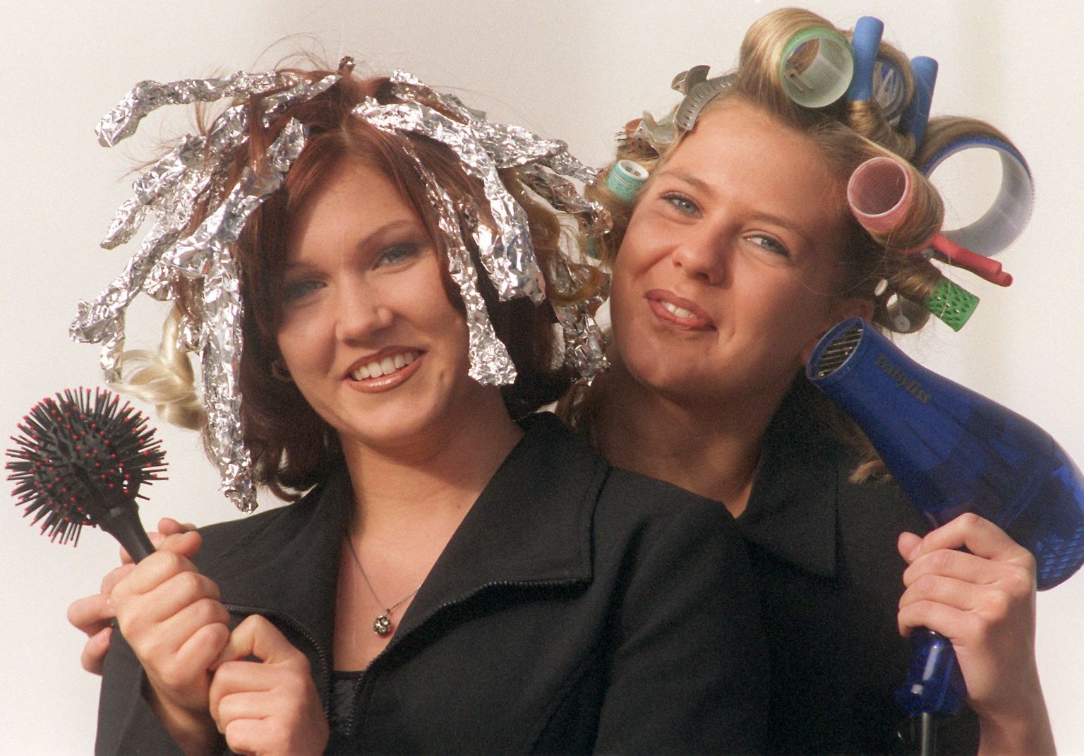 Das waren noch Zeiten, als sich Frauen zu Föhnfrisuren und Dauerwelle hinreißen ließen ... 