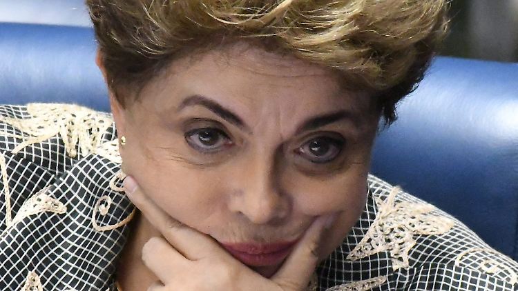 Rousseff sprach stets von einem politisch motivierten Verfahren und sogar von Putsch.