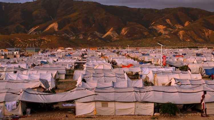 Viele Haitianer leben seit dem Erdbeben immer noch in provisorischen Camps.