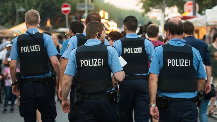 Wenn es nach den Grünen geht, soll es in den Reihen der Polizei künftig mehr Migranten geben.