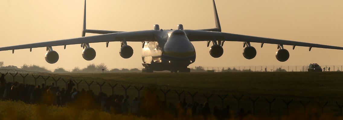 Und das ist die legendäre Antonow An-225.
