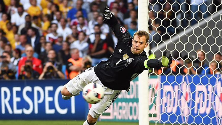 Manuel Neuer trug schon während der EM in Frankreich bei fünf Partien die Binde.