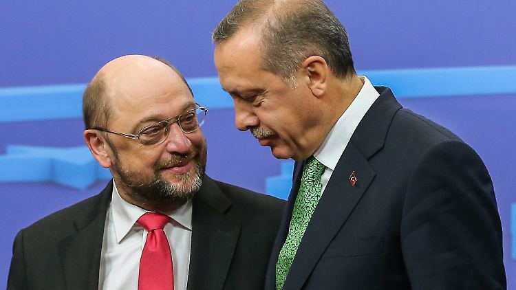 Schulz war auch von Erdogan begrüßt worden - in "freundlicher Atmosphäre".