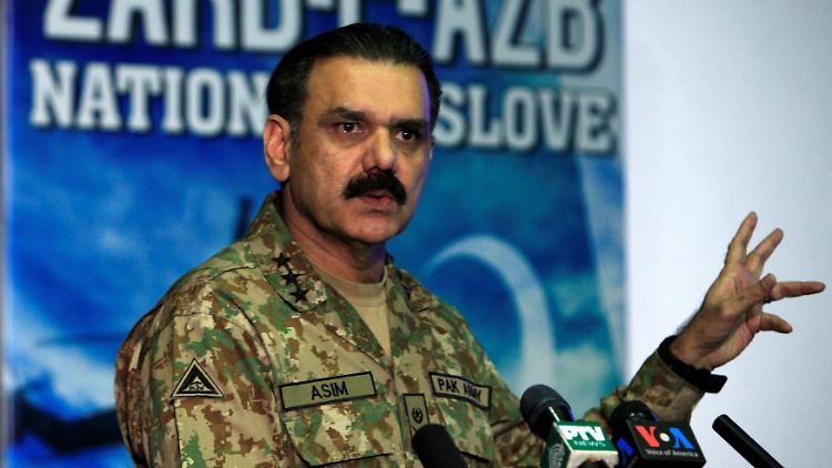 Armeesprecher Asim Bajwa sagte, in Pakistan seien bereits 309 IS-Anhänger festgenommen worden.