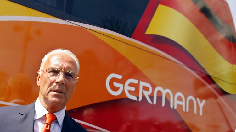 Franz Beckenbauer war kein ehrenamtlicher OK-Chef, sondern erhielt Millionen für seine Tätigkeit rund um die WM 2006.