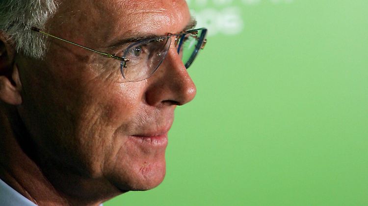 Beckenbauer lässt mitteilen, er "kooperiere auch weiterhin mit allen beteiligten Behörden".