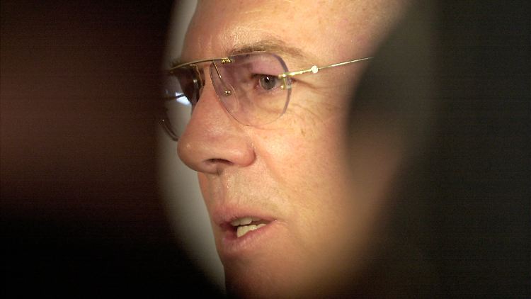 Franz Beckenbauer holen die Schatten der Vergangenheit ein.
