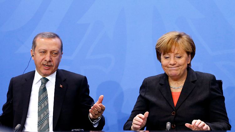 Kanzlerin Merkel und Präsident Erdogan haben sich in den vergangenen Monaten sehr häufig getroffen. Hauptgrund waren die Verhandlungen des Flüchtlingsdeals.