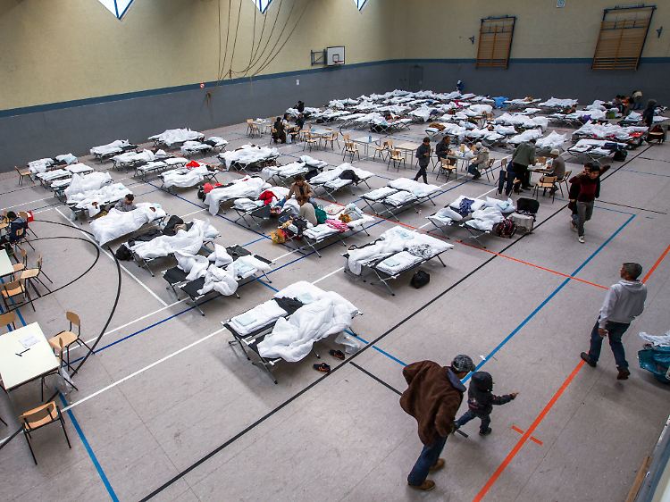 Willkommen in Deutschland: Viele Flüchtlinge leben bis heute in Turnhallen.