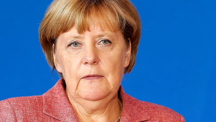 Mit besonderem Interesse wurde Merkels Äußerung aufgenommen, dass die Resolution rechtlich nicht bindend sei.