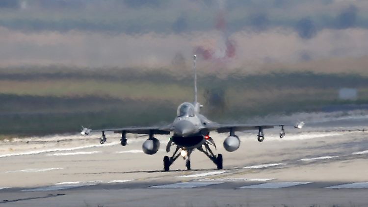 Ein türkischer Kampfjet.