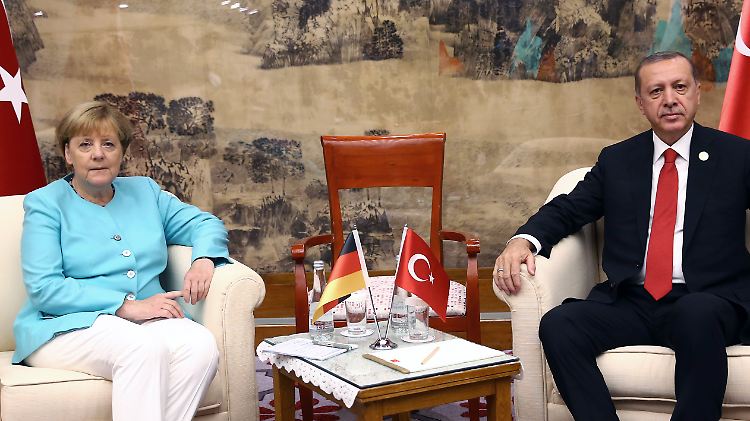 Rund eine Stunden sprachen Merkel und Erdogan miteinander.