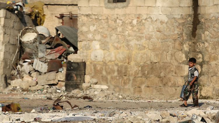 Ein Junge in einem von Rebellen gehaltenen Gebiet von Aleppo.
