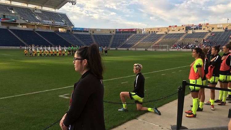 Megan Rapinoe hat sich beim Erklingen der US-Nationalhymne nicht erhoben und für Aufregung gesorgt.