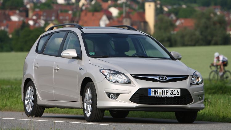 Hyundai verwöhnt mit dem i30 cw eher die Insassen mit viel Platz, als die Handwerker mit viel Ladekapazität.