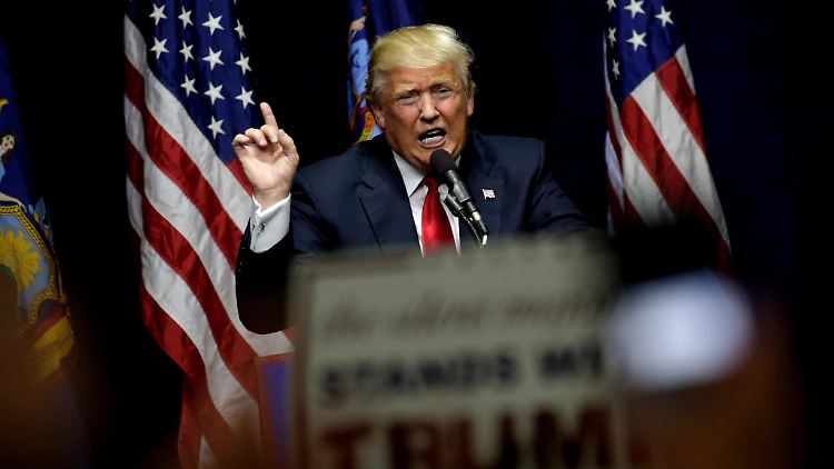 Unter Donald Trump als Präsident würde die US-Wirtschaft wohl erheblich leiden.