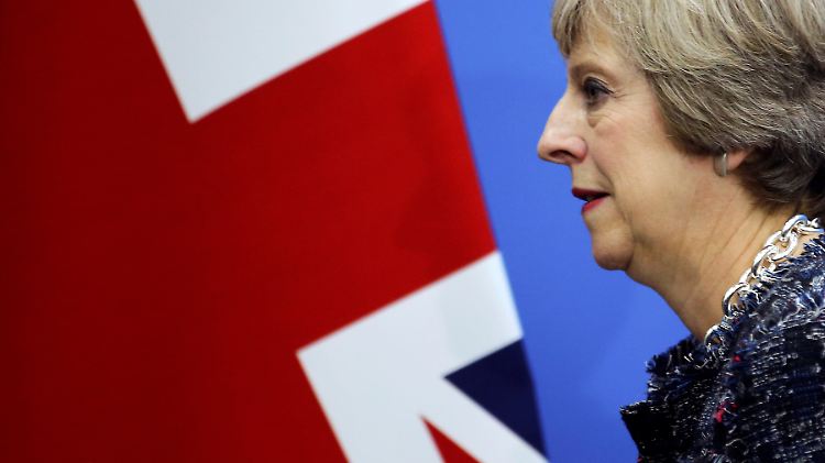 Steht vor einer gewaltigen Aufgabe: Theresa May.