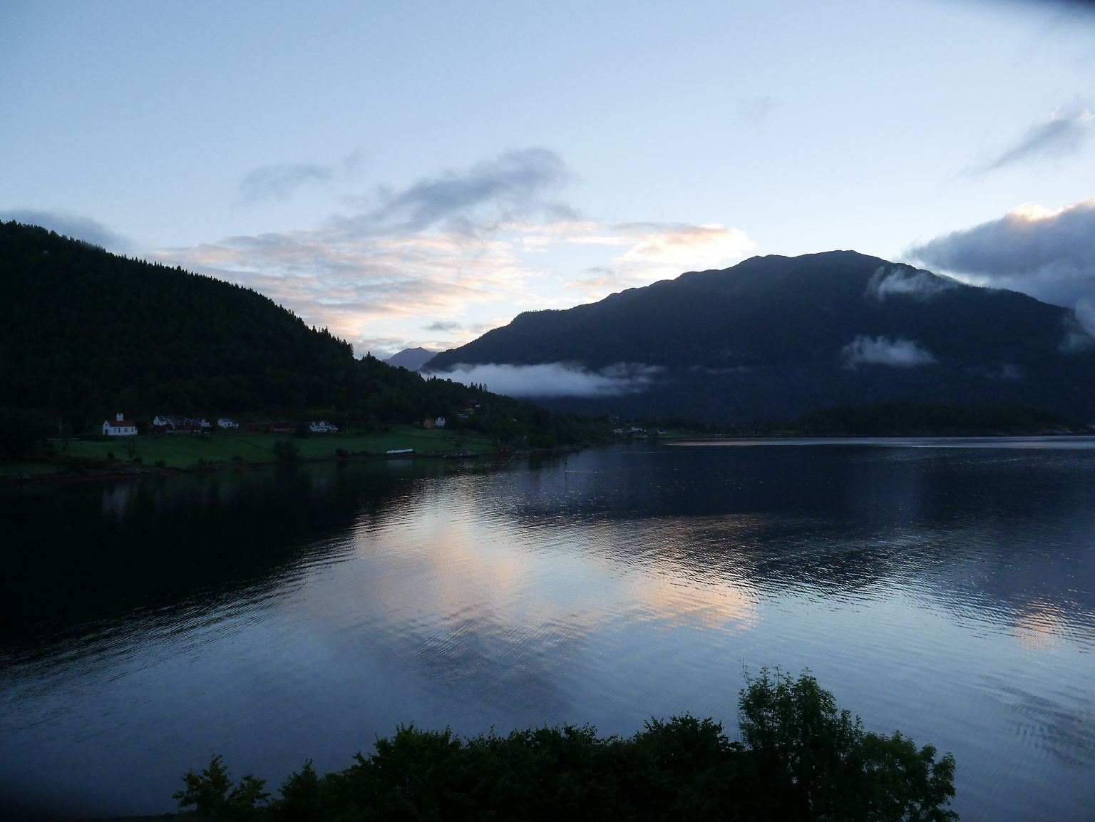Die norwegischen Fjorde sind weltberühmt, so zum Beispiel der Sognefjord. n-tv.de nimmt Sie mit nach Fjordnorwegen - in den Westen des Landes.