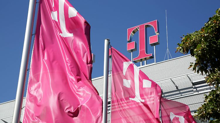 Mühsames Geschäft: In Deutschland schrumpft der Ex-Monopolist Telekom immer noch. 
