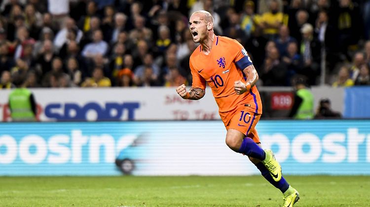 Tor für Oranje: Kapitän Wesley Sneijder.