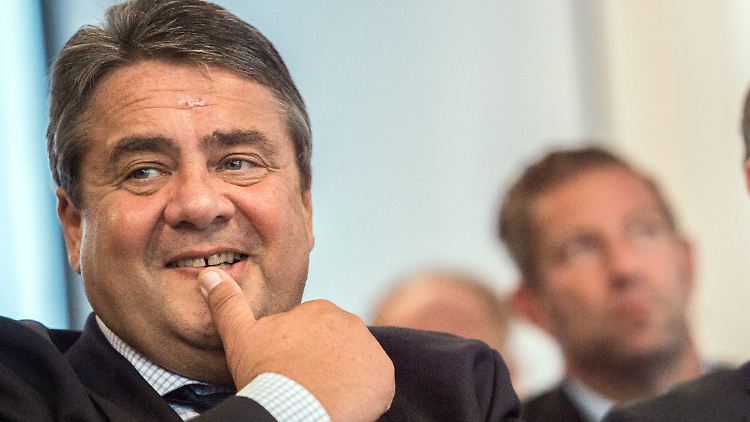 SPD-Parteichef Sigmar Gabriel mit Michael Müller, dem Regierenden Bürgermeister von Berlin