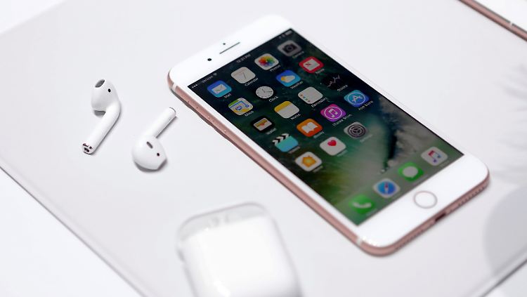 Eigentlich als Kombi gedacht: iPhone 7 und Airpods.