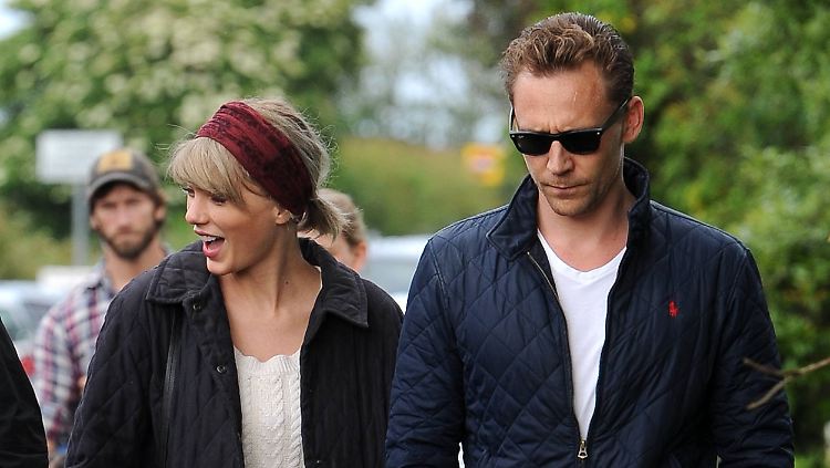 Swift und Hiddlestone gingen spazieren. Aha.