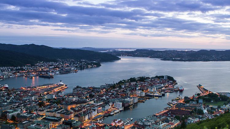 Aussicht über die Bucht von Bergen - bei gutem Wetter ein toller Ausflug.