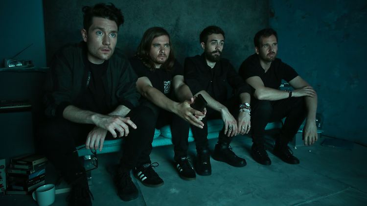 Bastille Photo 1 LEAD FOTO_Credit WolfJames.jpg