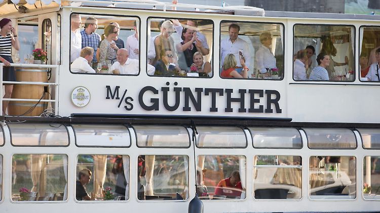Investition in die Zukunft: Leon Windscheid möchte mit der "MS Günther" als Partyboot Geld verdienen.