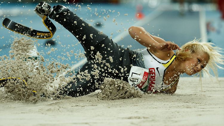Sie fliegt und siegt: Vanessa Low holt Weitsprung-Gold.