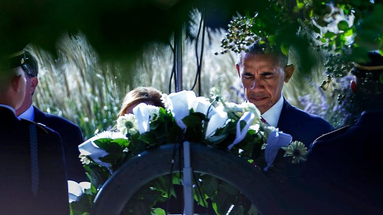 "Im amerikanischen Volk haben sich Menschen aus jeder Weltregion, jeder Hautfarbe, jeder Religion und jedem kulturellen Hintergrund miteinander verbunden. Das ist das Amerika, das an diesem September-Morgen angegriffen wurde", sagte Obama.