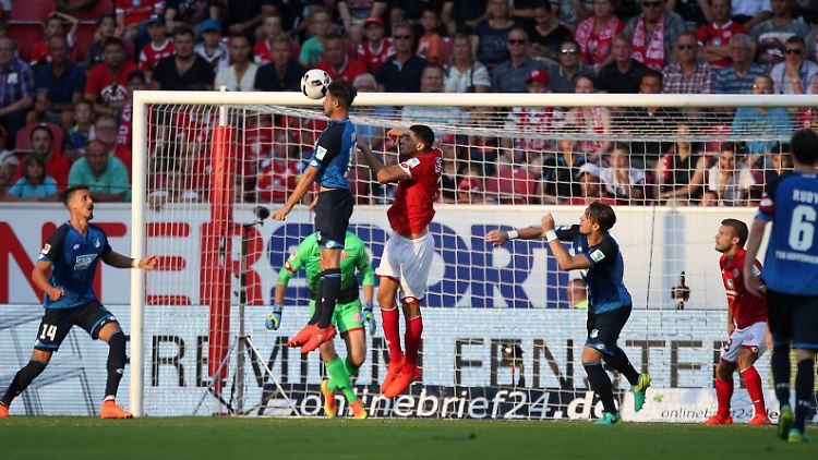 Der Hoffenheimer Mark Uth machte das 4:2.