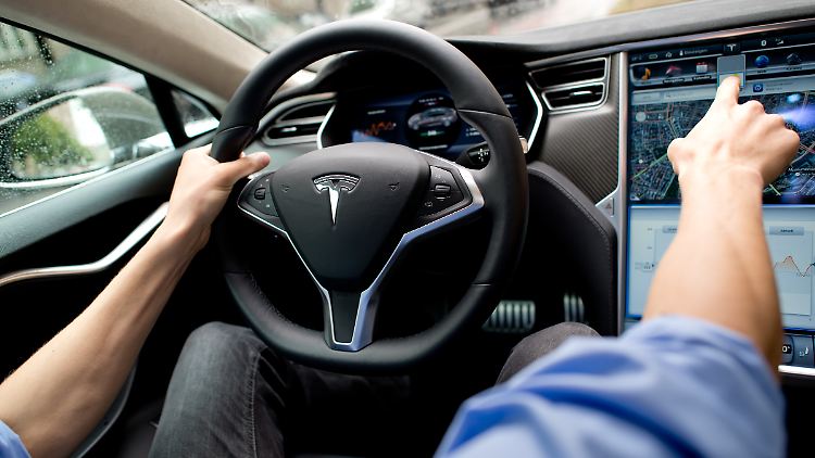 Ursprünglich ist das Radar zum "Autopilot" nur als Zusatz zur Erkennung hinzugefügt worden.