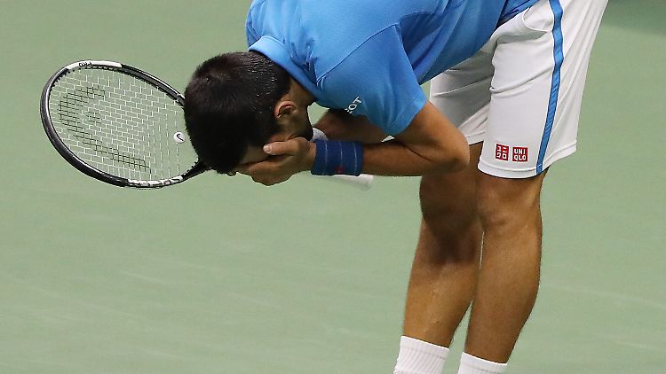 Erst entnervt, dann entthront: Titelverteidiger Novak Djokovic verlor im US-Finale gegen Stan Wawrinka nach starkem Start komplett den Faden.