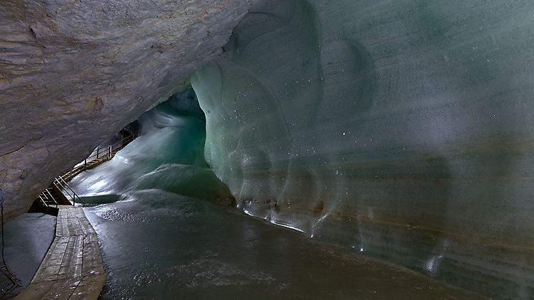 Wer eine Tour durch die Eishöhlen macht, kann eine ganz besondere Natur entdecken.