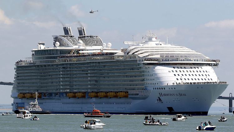 Die Harmony of the Seas gehört zu Royal Caribbean Cruises und das bisher größte Kreuzfahrtschiff, das je gebaut wurde.