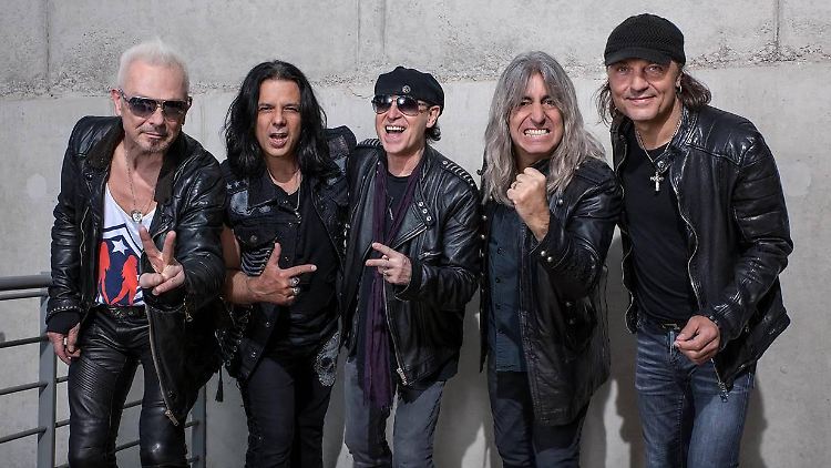 Wieder zu fünft: die Scorpions mit Mikkey Dee (2.v.r.).