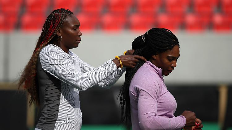 Venus und Serena Williams: Letztere verlor ihren Weltranglisten-Sonnenplatz jüngst an die Deutsche Angelique Kerber.